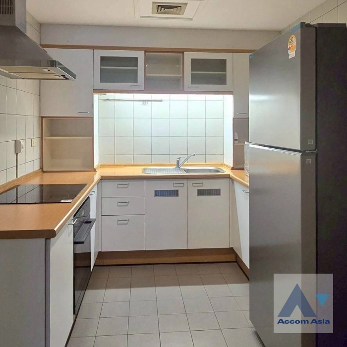 unit 2 Bedrooms  Condominium For Rent & Sale in Ploenchit, Bangkok  near BTS Ploenchit (AA44292)