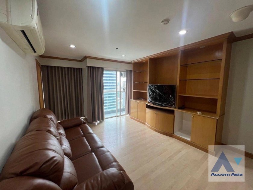 unit 3 Bedrooms  Condominium For Rent & Sale in Silom, Bangkok  near BTS Chong Nonsi (AA44300)