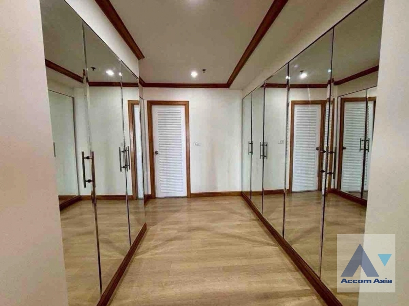 8  3 br Condominium for rent and sale in Silom ,Bangkok BTS Chong Nonsi at Silom Suite AA44300