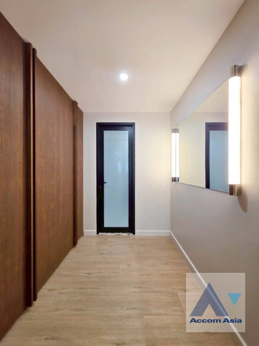 6  1 br Condominium for rent and sale in Sathorn ,Bangkok BTS Sala Daeng - MRT Lumphini at Sathorn Park Place AA44310