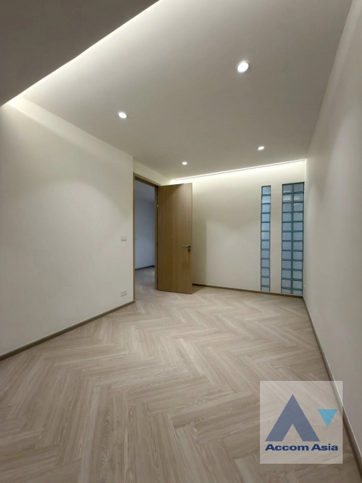 17  3 br Townhouse For Sale in Sukhumvit ,Bangkok BTS Ekkamai AA44321