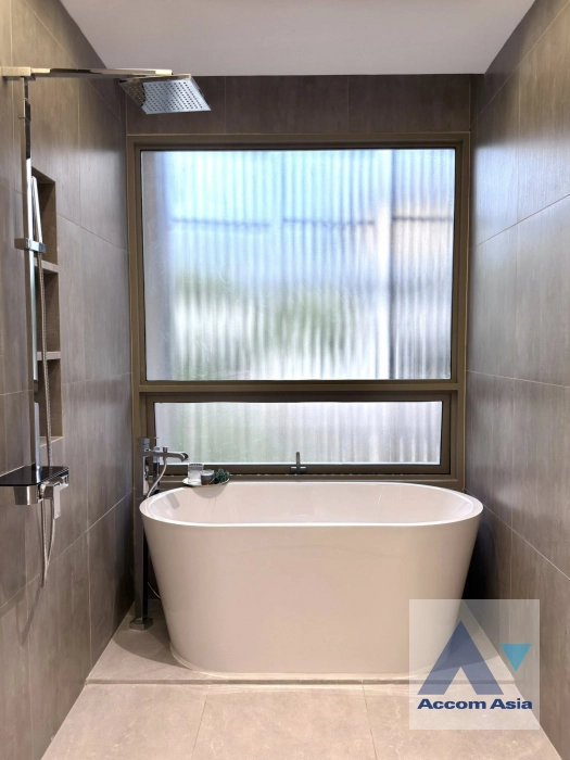 25  3 br Townhouse For Sale in Sukhumvit ,Bangkok BTS Ekkamai AA44321