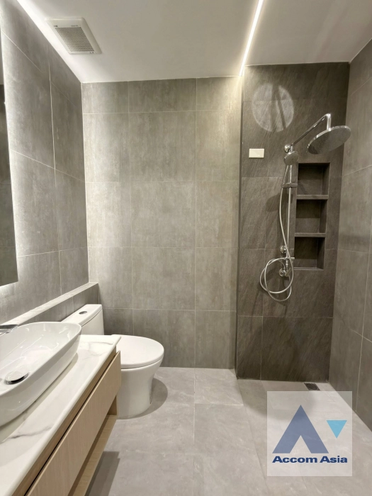 24  3 br Townhouse For Sale in Sukhumvit ,Bangkok BTS Ekkamai AA44321