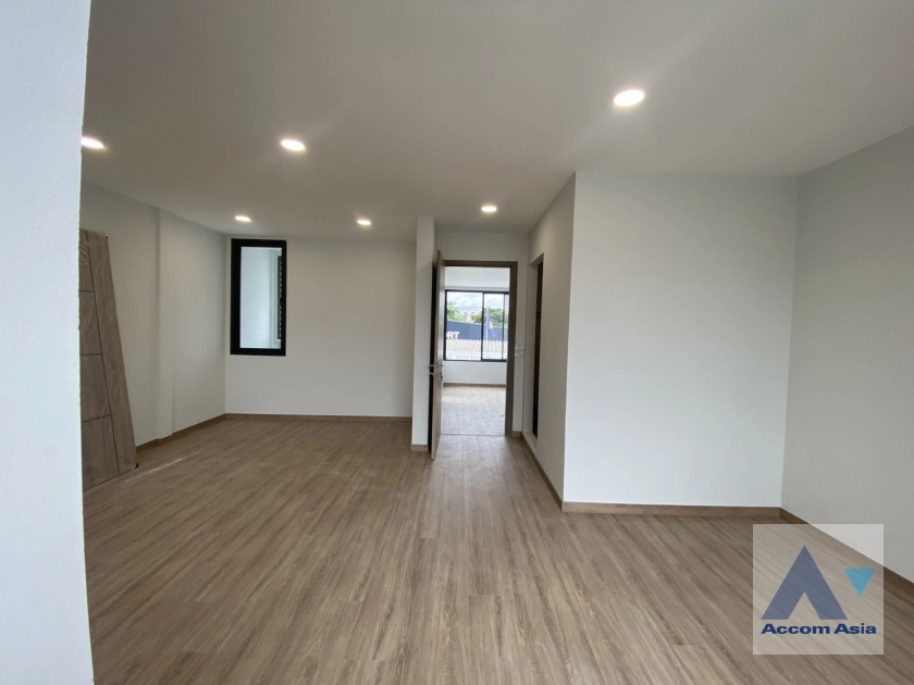 17  3 br House For Sale in Sukhumvit ,Bangkok BTS Ekkamai AA44322