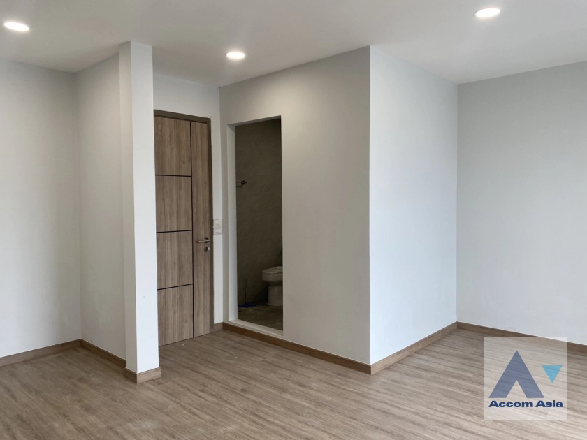 16  3 br House For Sale in Sukhumvit ,Bangkok BTS Ekkamai AA44322