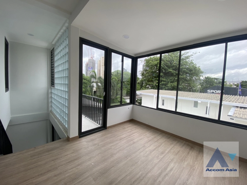 20  3 br House For Sale in Sukhumvit ,Bangkok BTS Ekkamai AA44322