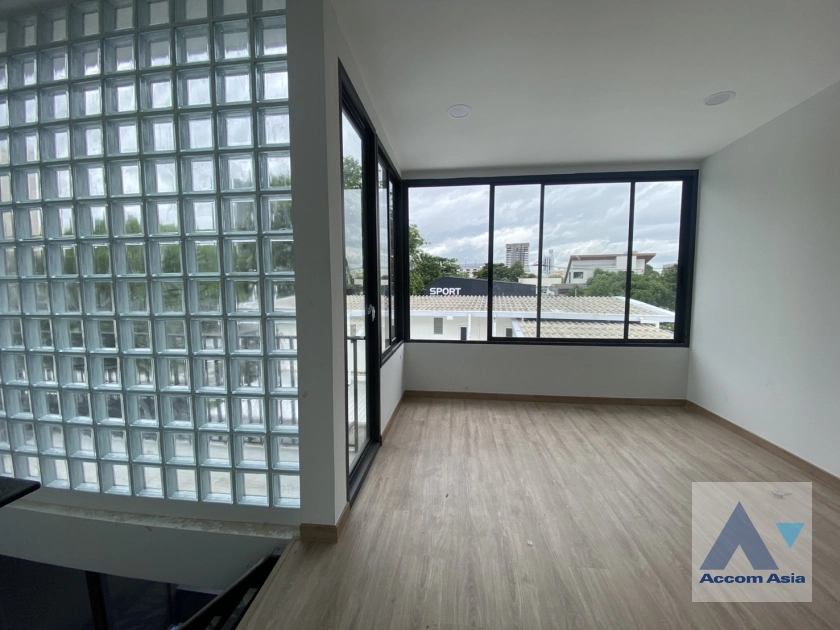 19  3 br House For Sale in Sukhumvit ,Bangkok BTS Ekkamai AA44322