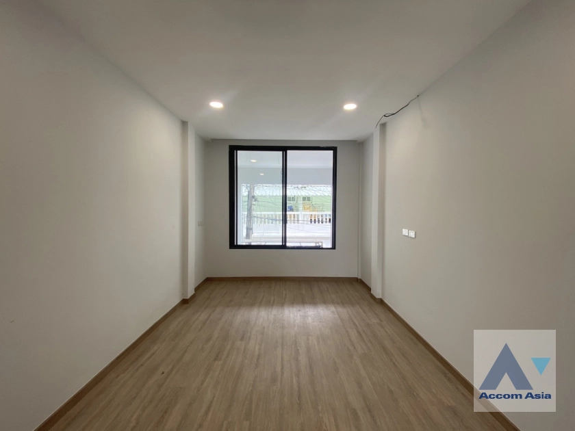 23  3 br House For Sale in Sukhumvit ,Bangkok BTS Ekkamai AA44322