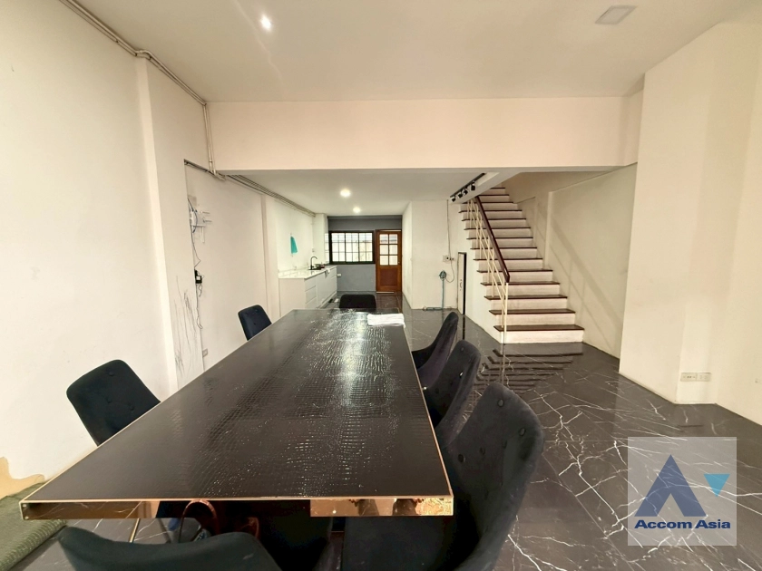 9  4 br Townhouse for rent and sale in Sukhumvit ,Bangkok BTS Phra khanong at Regent 71 AA44324