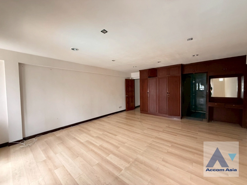 8  4 br Townhouse for rent and sale in Sukhumvit ,Bangkok BTS Phra khanong at Regent 71 AA44324