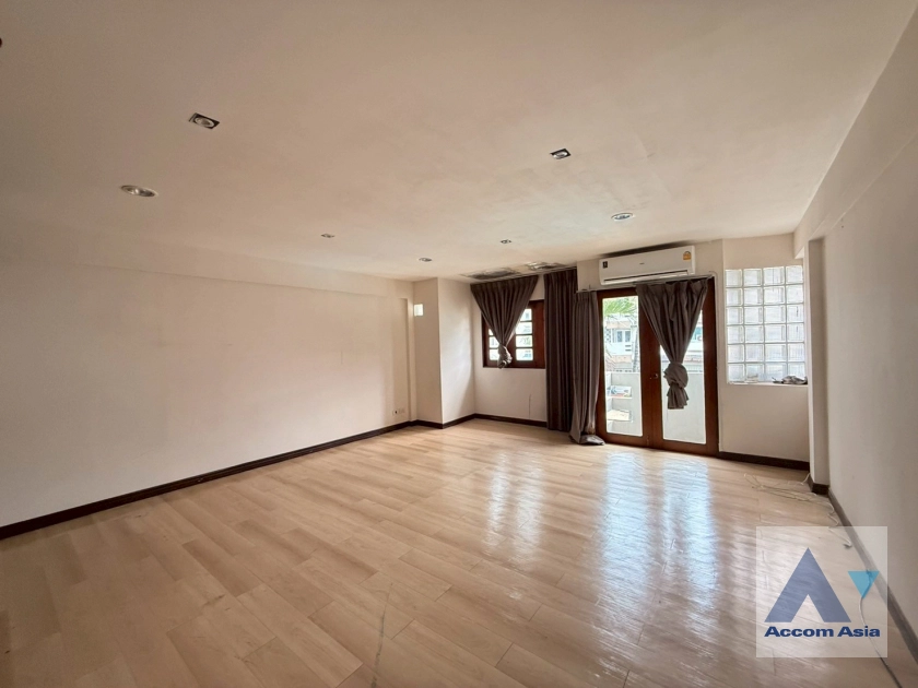 5  4 br Townhouse for rent and sale in Sukhumvit ,Bangkok BTS Phra khanong at Regent 71 AA44324