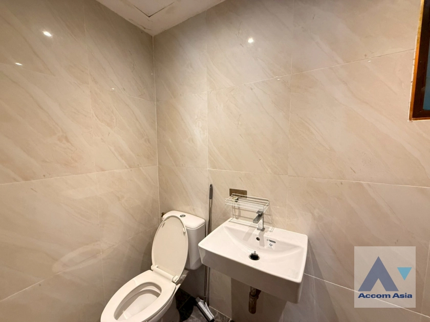 22  4 br Townhouse for rent and sale in Sukhumvit ,Bangkok BTS Phra khanong at Regent 71 AA44324