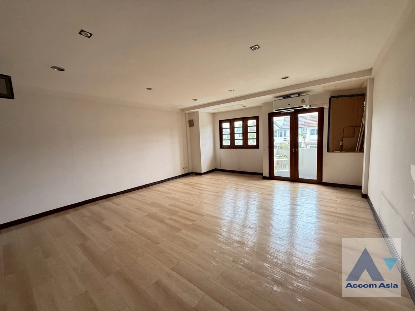 6  4 br Townhouse for rent and sale in Sukhumvit ,Bangkok BTS Phra khanong at Regent 71 AA44324