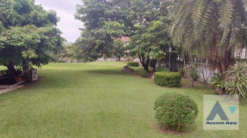 14  4 br House for rent and sale in Pattanakarn ,Bangkok MRT Kalantan at UEA Suk Village AA44328