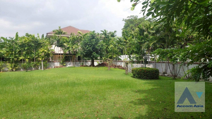 5  4 br House for rent and sale in Pattanakarn ,Bangkok MRT Kalantan at UEA Suk Village AA44328