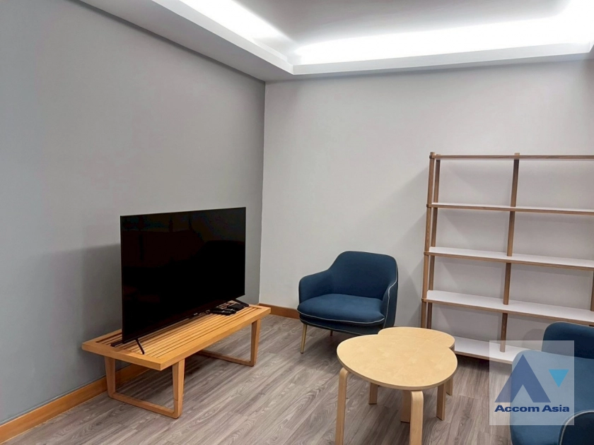 unit 1 Bedroom  Apartment For Rent & Sale in Sukhumvit, Bangkok  near BTS Asok - MRT Sukhumvit (AA44329)