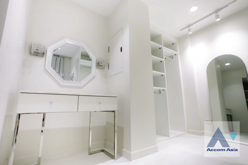 12  2 br Condominium for rent and sale in Ploenchit ,Bangkok BTS Ploenchit at Navin Court AA44330