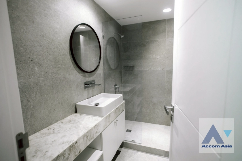 22  2 br Condominium for rent and sale in Ploenchit ,Bangkok BTS Ploenchit at Navin Court AA44330