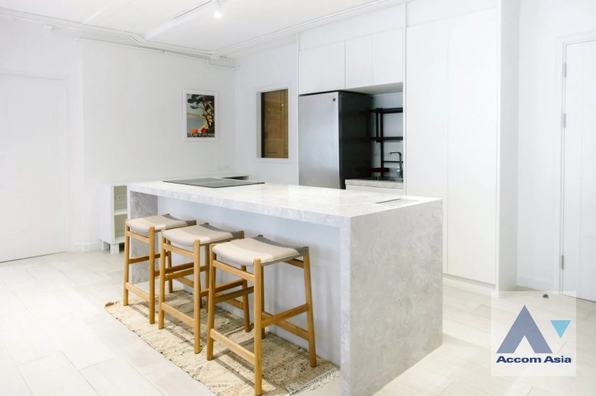 unitNewly renovated |  2 Bedrooms  Condominium For Rent & Sale in Ploenchit, Bangkok  near BTS Ploenchit (AA44330)