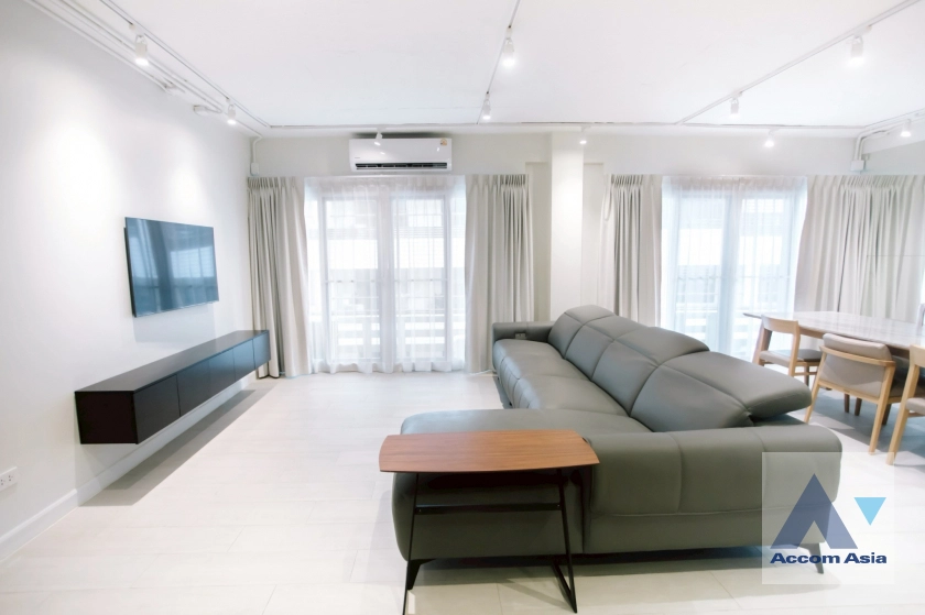 unitNewly renovated |  2 Bedrooms  Condominium For Rent & Sale in Ploenchit, Bangkok  near BTS Ploenchit (AA44330)