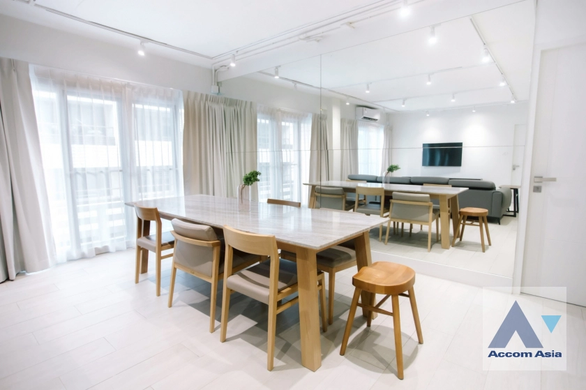 unitNewly renovated |  2 Bedrooms  Condominium For Rent & Sale in Ploenchit, Bangkok  near BTS Ploenchit (AA44330)