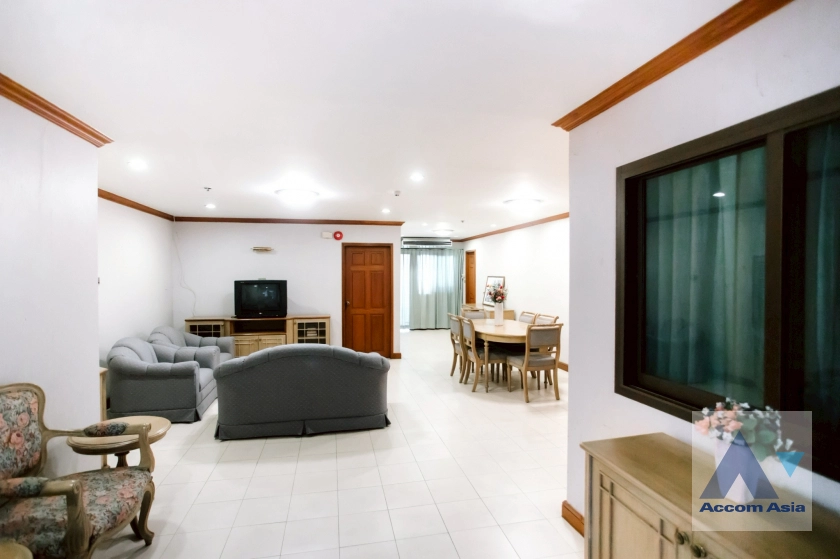 unit 2 Bedrooms  Condominium For Sale in Sukhumvit, Bangkok  near BTS Nana (AA44331)