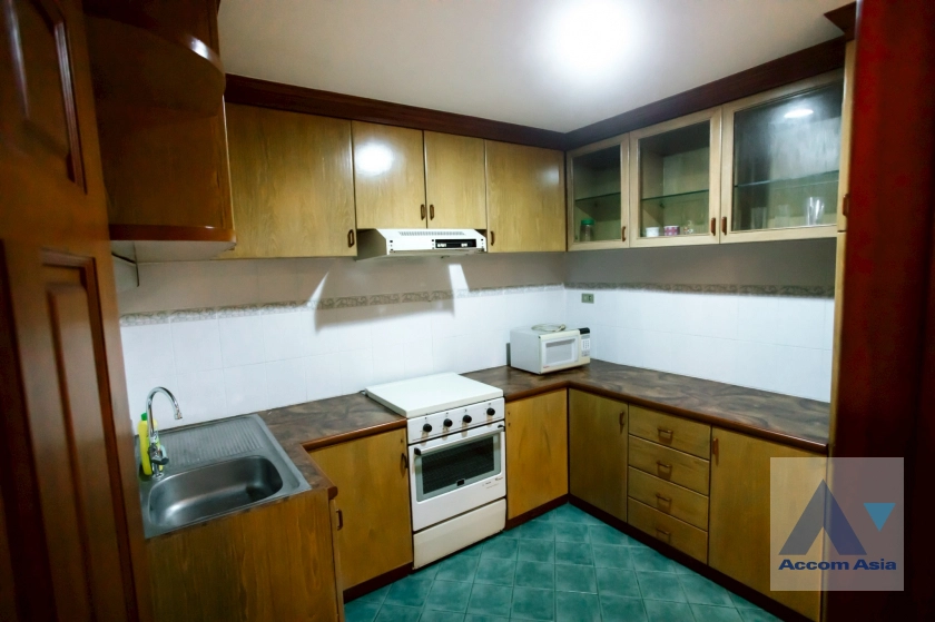 5  2 br Condominium For Sale in Sukhumvit ,Bangkok BTS Nana at Crystal Garden AA44331