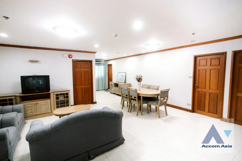 unit 2 Bedrooms  Condominium For Sale in Sukhumvit, Bangkok  near BTS Nana (AA44331)