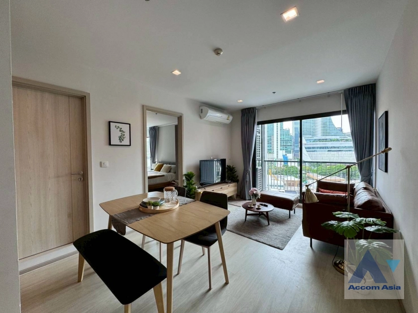 unit 2 Bedrooms  Condominium For Rent in Ploenchit, Bangkok  near BTS Ploenchit (AA44345)