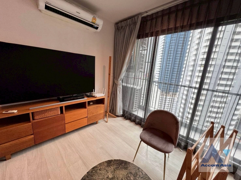 unit 2 Bedrooms  Condominium For Rent in Ploenchit, Bangkok  near BTS Ploenchit (AA44347)