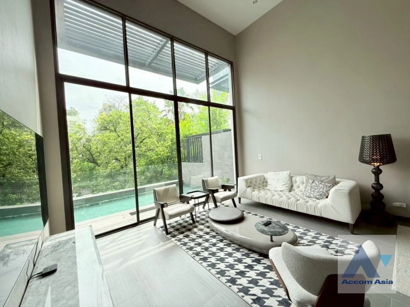 unitSingle house with pool in Thonglor (AA44354)