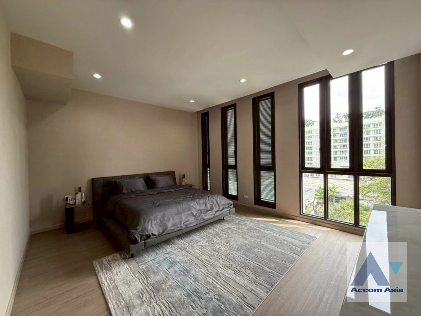 5  3 br House for rent and sale in Sukhumvit ,Bangkok BTS Thong Lo AA44354