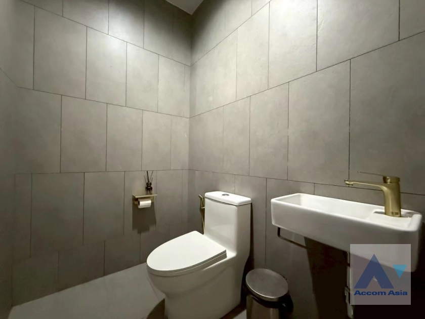 8  3 br House for rent and sale in Sukhumvit ,Bangkok BTS Thong Lo AA44354