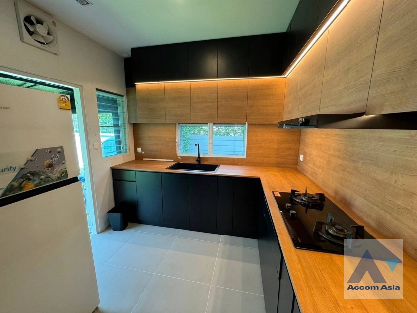 5  4 br House for rent and sale in Pattanakarn ,Bangkok BTS Bang Na at Manthana Bangna Wongwaen AA44358