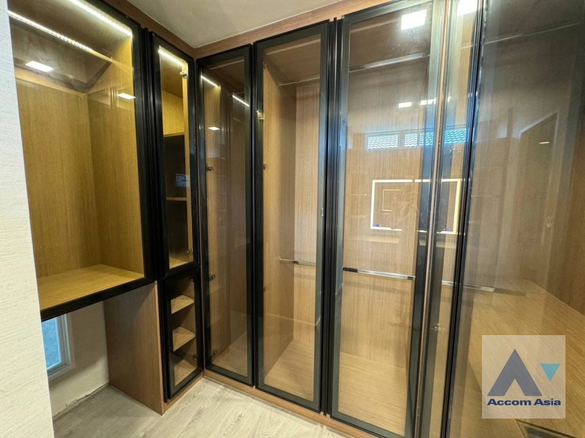 9  4 br House for rent and sale in Pattanakarn ,Bangkok BTS Bang Na at Manthana Bangna Wongwaen AA44358