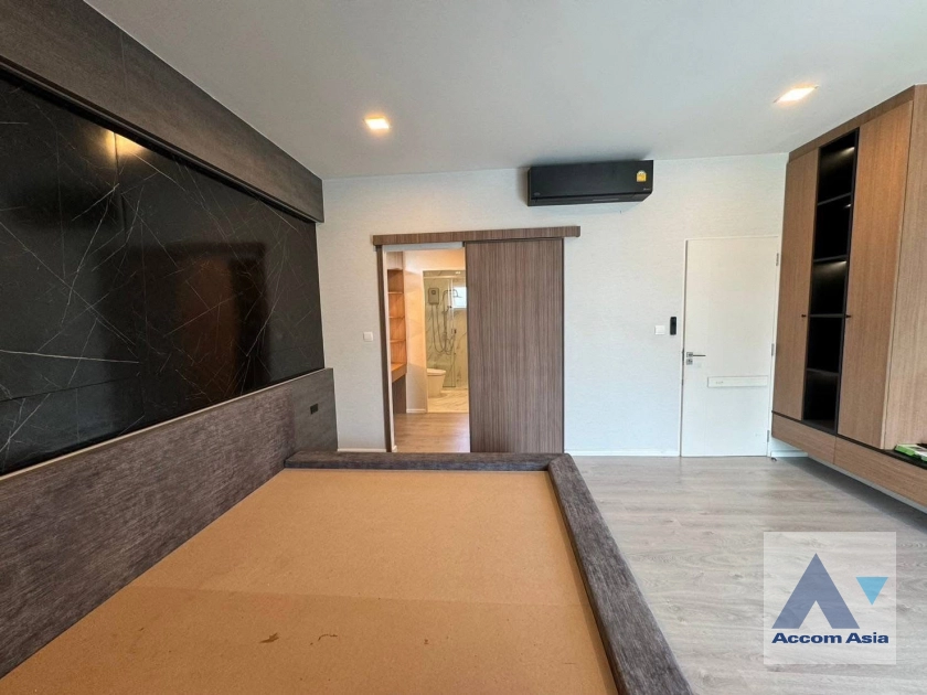 8  4 br House for rent and sale in Pattanakarn ,Bangkok BTS Bang Na at Manthana Bangna Wongwaen AA44358