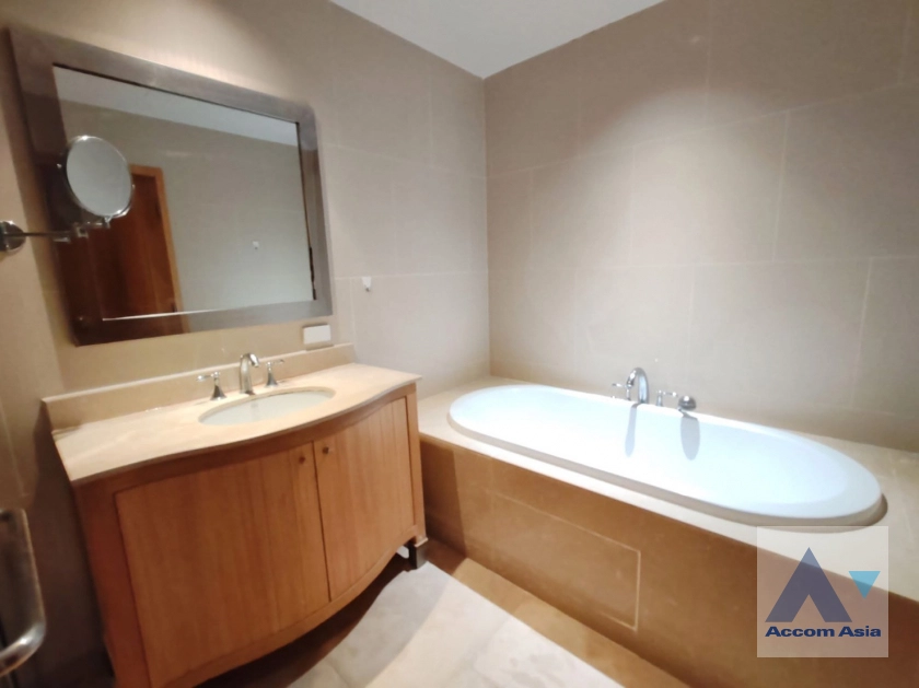 9  1 br Condominium for rent and sale in Sathorn ,Bangkok BTS Chong Nonsi - BRT Sathorn at The Empire Place AA44360
