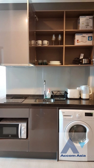 unit 2 Bedrooms  Condominium For Rent in Phaholyothin, Bangkok  near MRT Rama 9 - ARL Makkasan (AA44361)