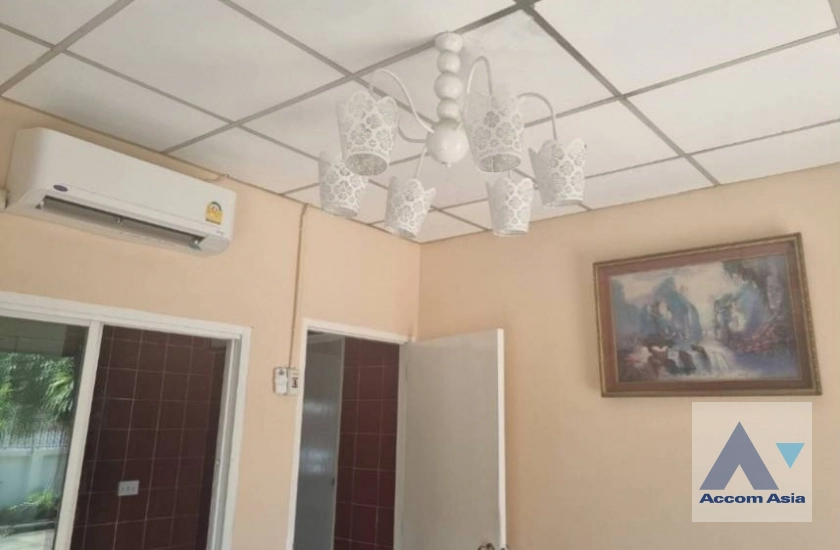 9  3 br House for rent and sale in Ratchadaphisek ,Bangkok MRT Lat Phrao AA44364