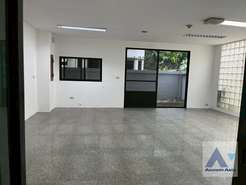  1  4 br Townhouse for rent and sale in Ploenchit ,Bangkok BTS Ploenchit AA44375