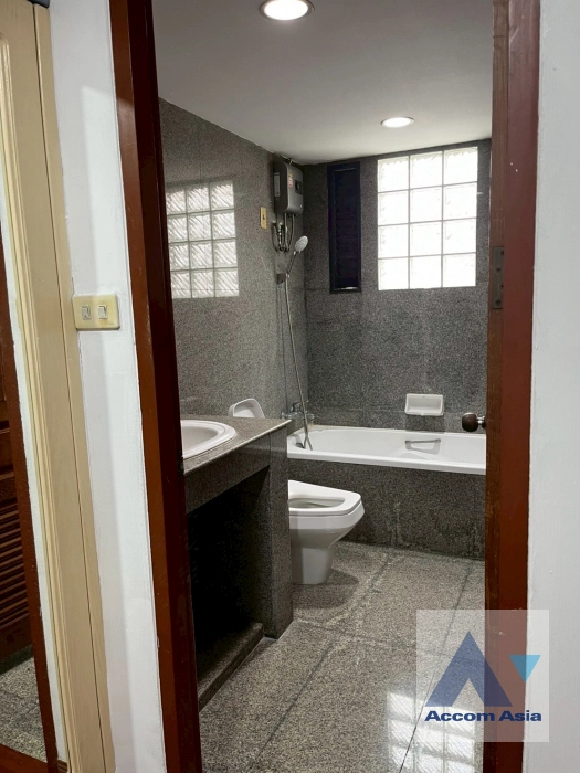 14  4 br Townhouse for rent and sale in Ploenchit ,Bangkok BTS Ploenchit AA44375