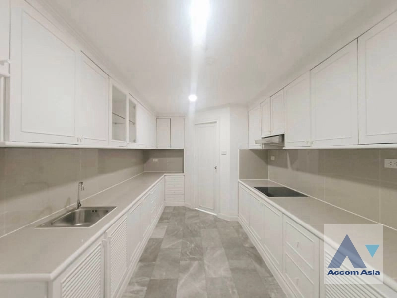 unit 3 Bedrooms  Condominium For Rent in Sukhumvit, Bangkok  (AA44379)