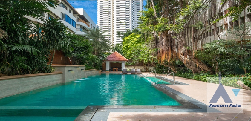 unit 4 Bedrooms  Condominium For Rent in Sukhumvit, Bangkok  near BTS Nana (AA44380)