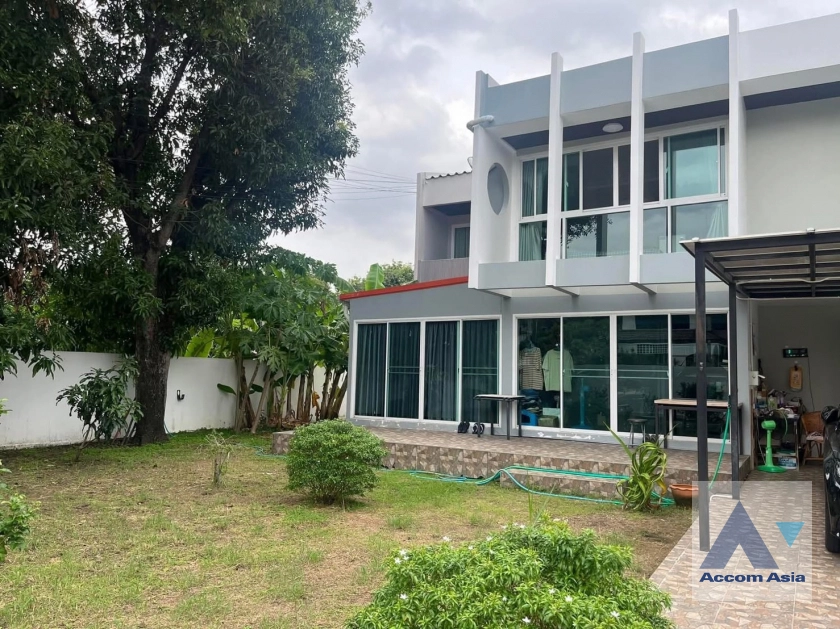  2  4 br House For Sale in Pattanakarn ,Bangkok  at Mueang Thong 2 Phase 1 Village AA44383