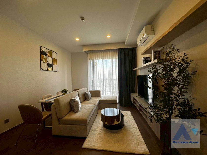 unit 2 Bedrooms  Condominium For Rent in Phaholyothin, Bangkok  near BTS Phaya Thai (AA44385)