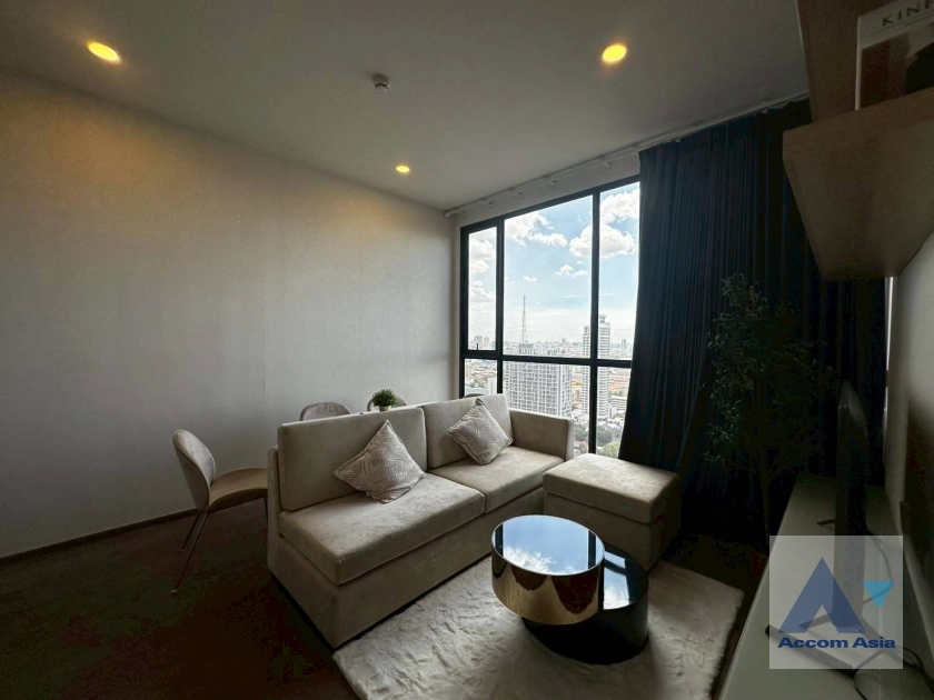 unit 2 Bedrooms  Condominium For Rent in Phaholyothin, Bangkok  near BTS Phaya Thai (AA44386)