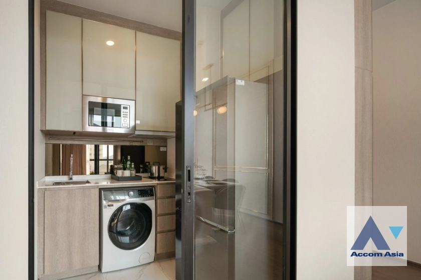 unit 2 Bedrooms  Condominium For Rent & Sale in Phaholyothin, Bangkok  near BTS Phaya Thai (AA44388)
