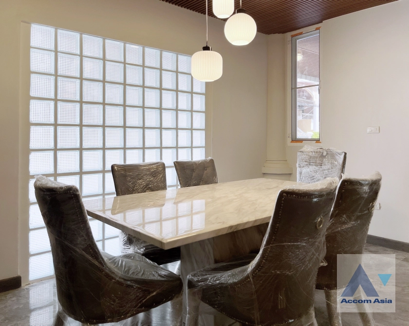 11  5 br Townhouse for rent and sale in Sukhumvit ,Bangkok BTS Thong Lo at Thonglo Classic Home AA44391