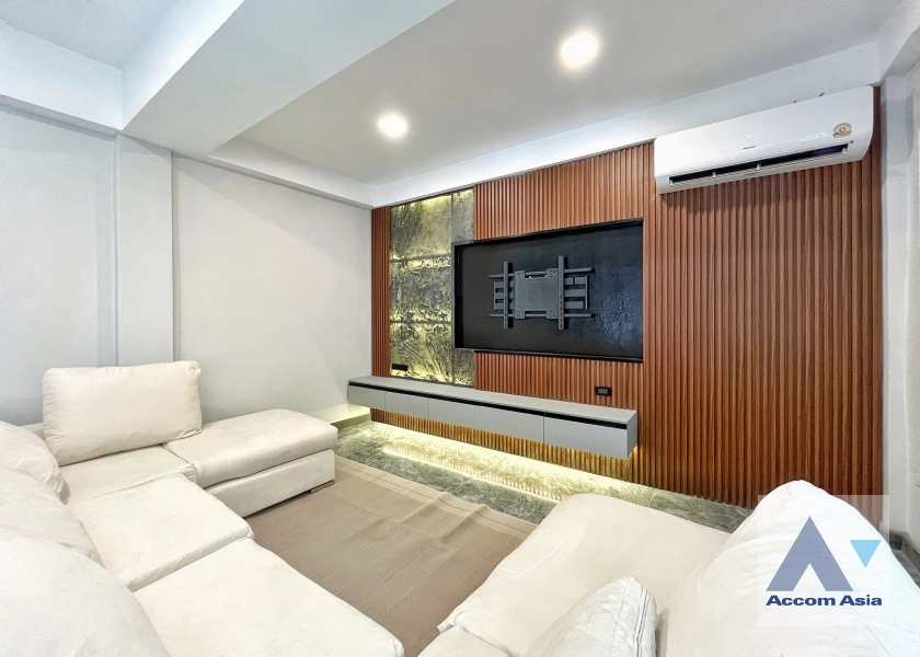  2  5 br Townhouse for rent and sale in Sukhumvit ,Bangkok BTS Thong Lo at Thonglo Classic Home AA44391