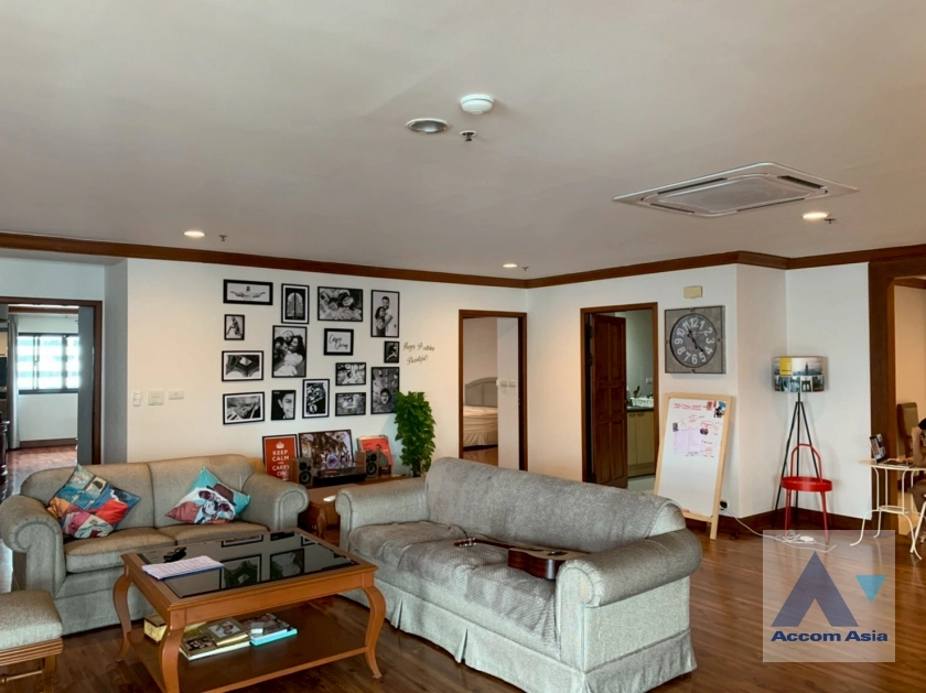 unit 3 Bedrooms  Apartment For Rent & Sale in Sukhumvit, Bangkok  near BTS Asok - MRT Sukhumvit (AA44394)